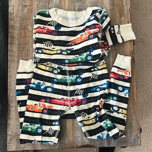 Hanna andersson kids PJs. Gently used. Long sleeve/pant.